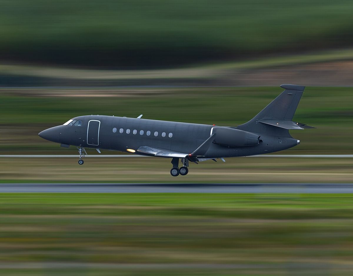 Falcon 2000 on the ground