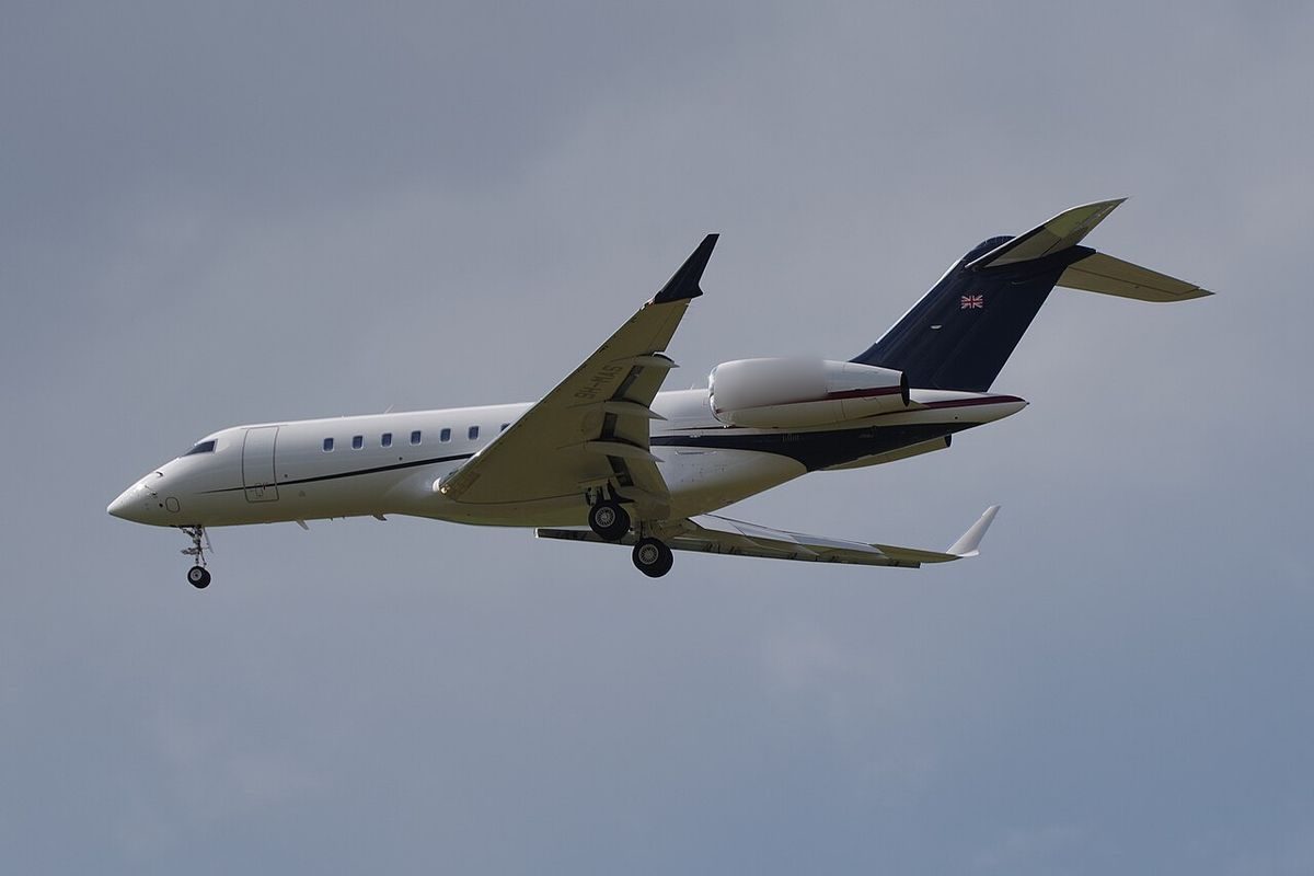 Global 5500 on the ground