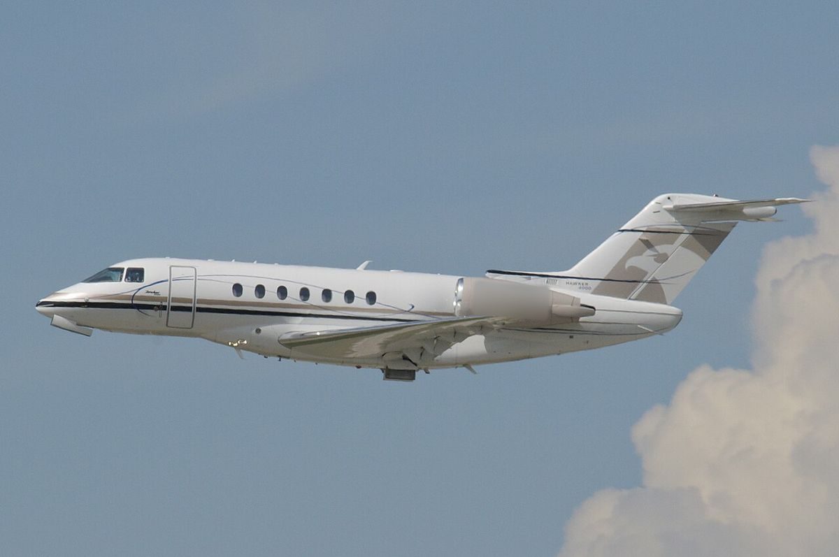 Hawker 4000 on the ground