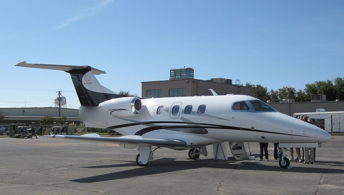 Phenom 100 on the ground